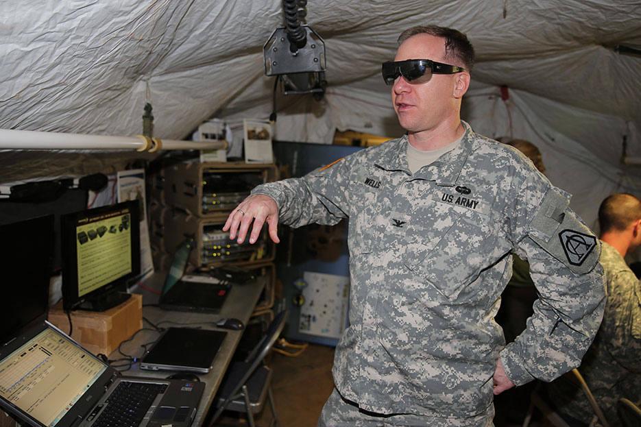 Distributed Common Ground System–Army Program Manager assesses tactical glasses demonstrated at Enterprise Challenge 13 (U.S. Army/Kristine Smedley)