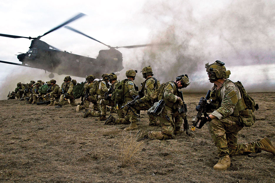 Army Rangers assigned to 2nd Battalion, 75<sup>th</span> Ranger Regiment, prepare for extraction during Task Force Training on Fort Hunter Liggett, CA, January 2014 (U.S. Army/Steven Hitchcock)
