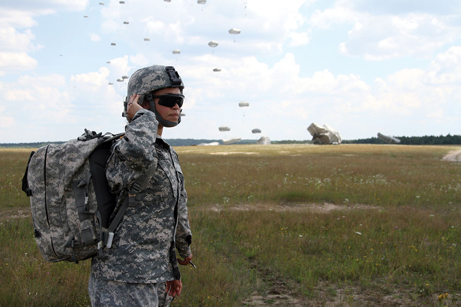 Reservist with 6250th U.S. Army Hospital watches for injured Soldiers during mission at U.S. Army’s 7th Army Joint Multinational Training Command’s Grafenwoehr Training Area, Germany, July 2014 (U.S. Army/Christina M. Dion)