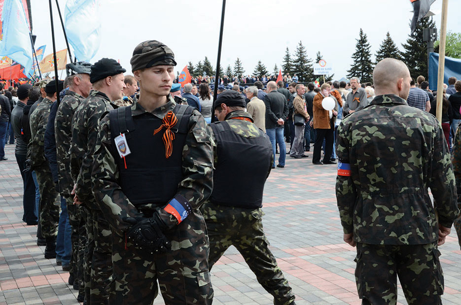 Insurgents in Donetsk, Ukraine, May 9, 2014 (Wikipedia/Andrew Butko)