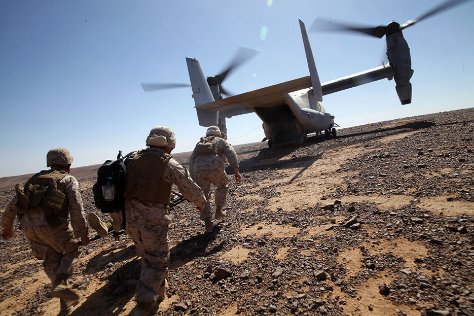 U.S. Navy Sailors perform casualty evacuation training in preparation for Exercise Eager Lion 15 in Jordan, May 3, 2015 (U.S. Marine Corps/Austin A. Lewis)