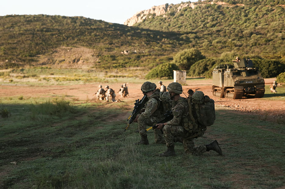 Marines with Special-Purpose Marine Air-Ground Task Force Crisis Response–Africa and Royal Marines with 45 Commando conduct patrol during Trident Juncture 15, October 23, 2015 (U.S. Marine Corps/Kaitlyn V. Klein)