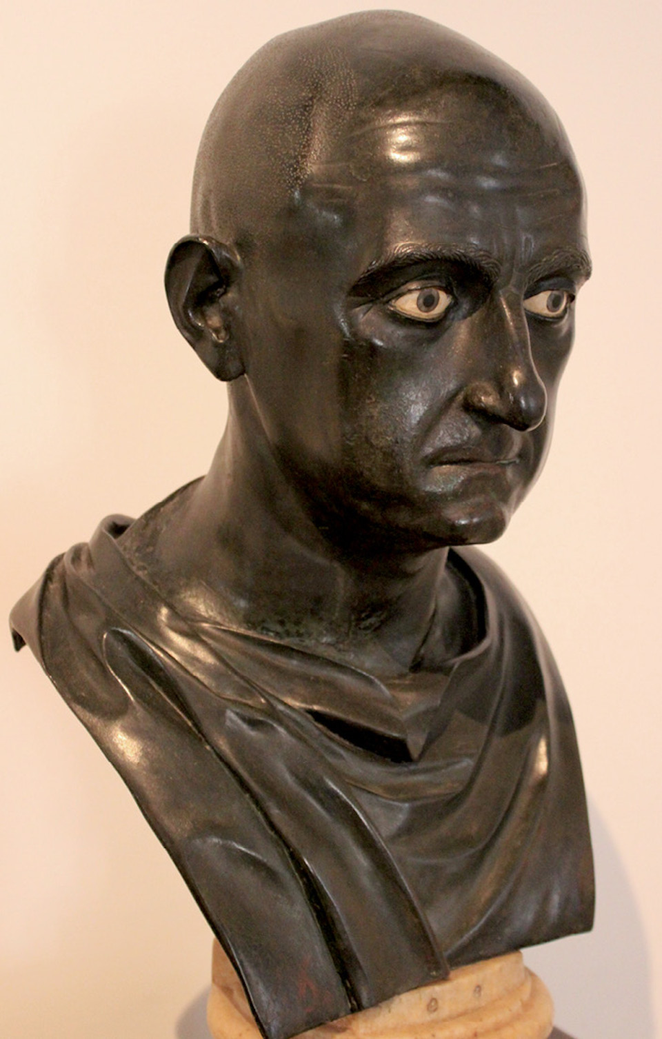 Bronze bust of Scipio Africanus in Naples National Archaeological Museum, dated mid-1st century BCE, from Villa of Papyri in Herculaneum, modern Ercolano, Italy (Courtesy Miguel Hermoso Cuesta)