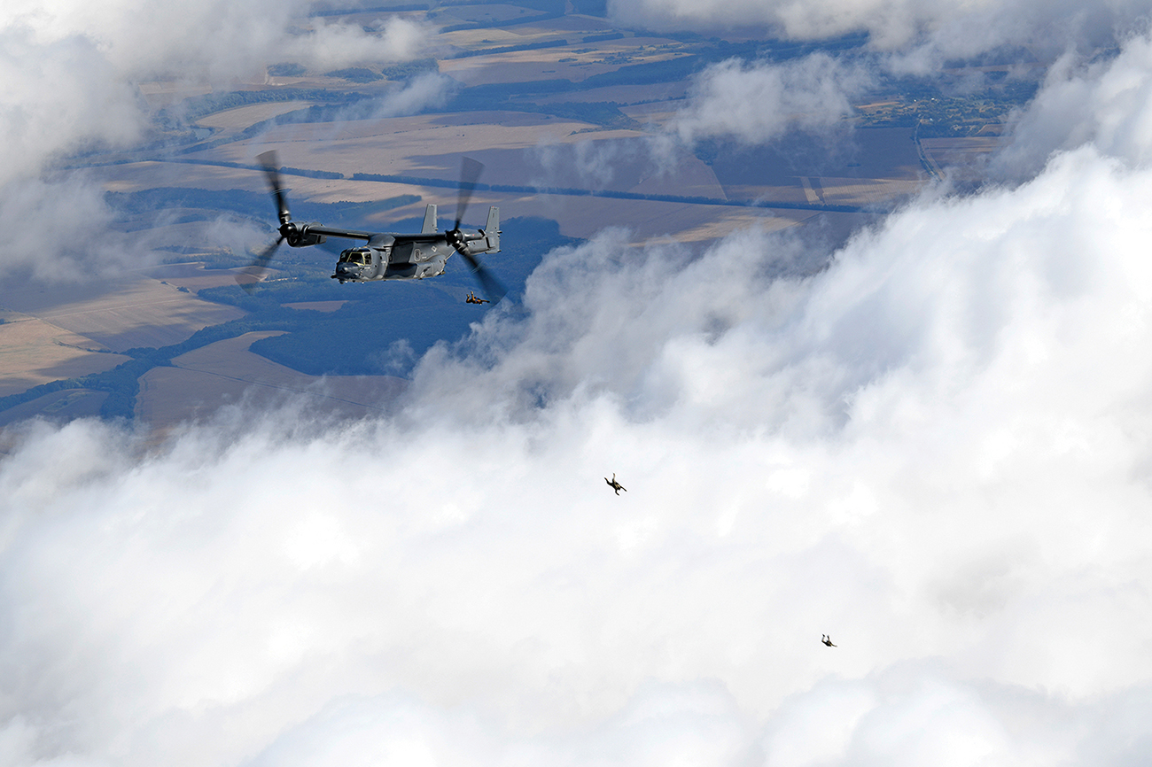 U.S. Army Special Forces Operators and Ukraine special operations forces operators conduct military free fall operations from U.S. Air Force  CV-22 Osprey near Vinnytsia, Ukraine, September 18, 2020 (U.S. Air Force/Mackenzie Mendez)