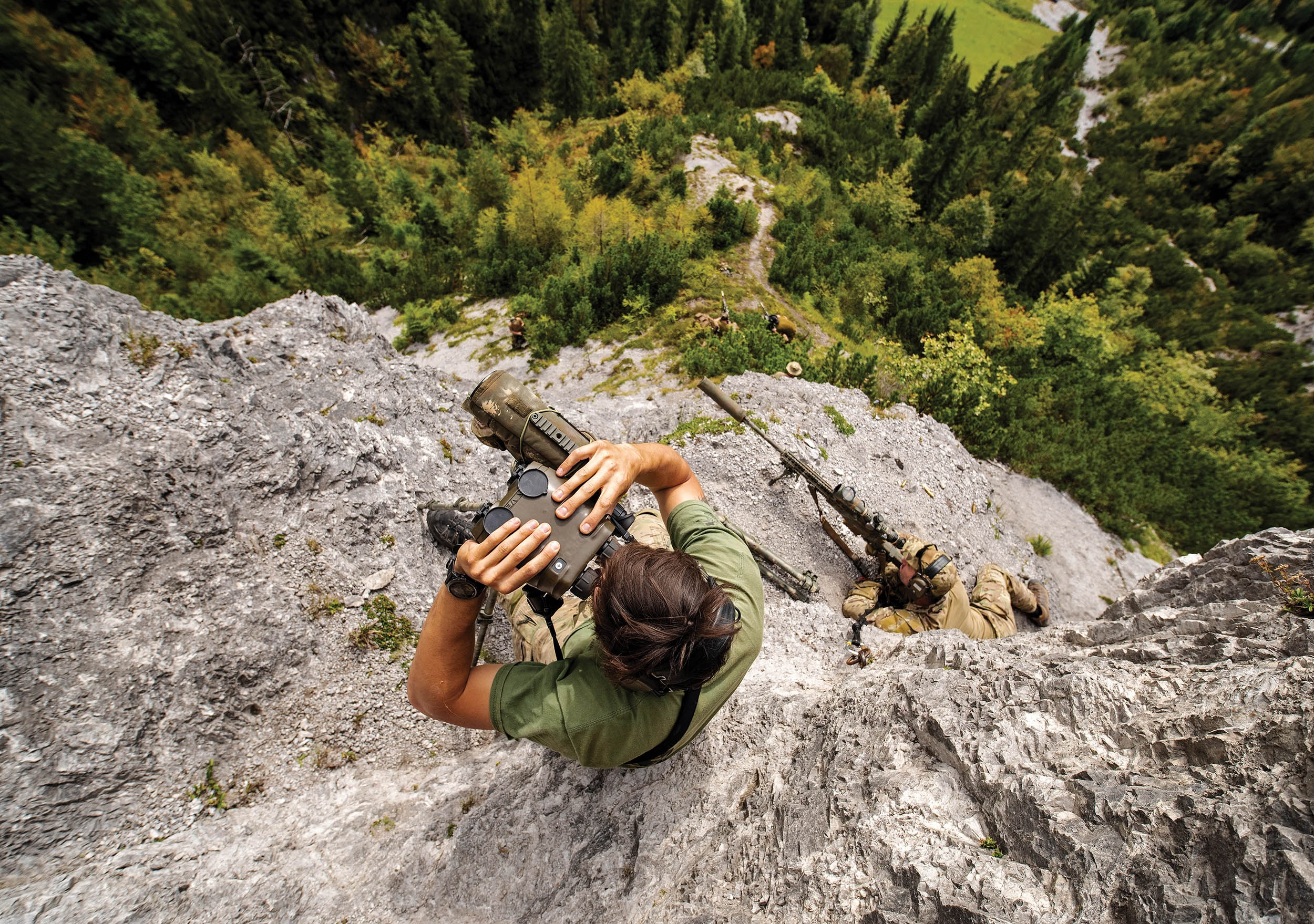 Belgian special forces sniper team identifies targets 2,000 meters away, September 11, 2018, during International Special Training Centre High-Angle/Urban Course, at Hochfilzen Training Area, Austria (U.S. Army/Benjamin Haulenbeek)