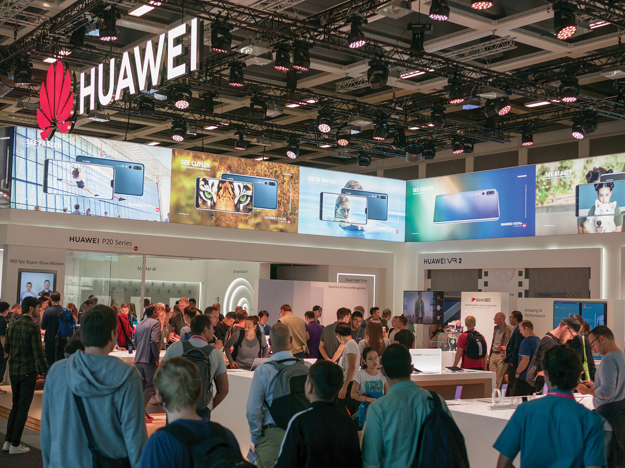 Huawei display at Internationale Funkausstellung 2018, Berlin
