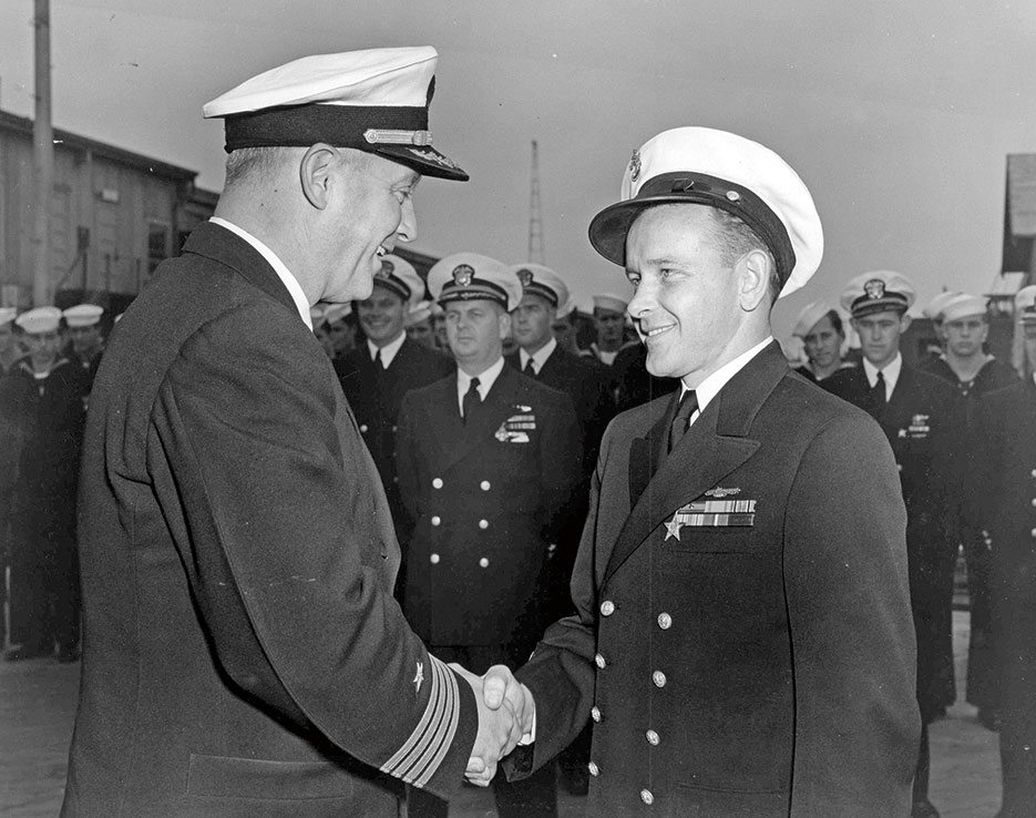 Chief Torpedo man Donald E. Walters receives Bronze Star for service aboard USS Parche (SS-384) (U.S. Navy/Darryl L. Baker)