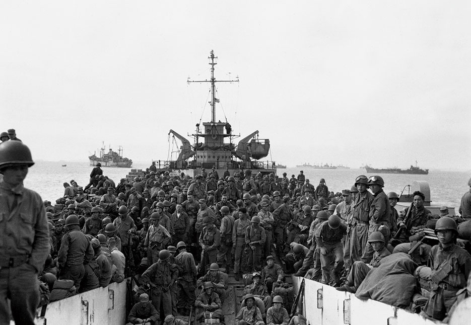 Troops of the 31st Infantry Regiment land at Inchon Harbor, September 18, 1950 (National Archives and Records Administration/U.S. Army/Hunkins)