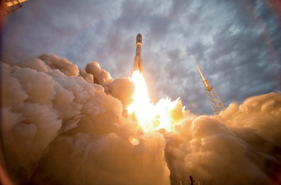 United Launch Alliance Atlas V rocket carrying second Mobile User Objective System satellite for U.S. Navy lifts off from Space Launch Complex-41, Cape Canaveral Air Force Station, Florida, July 9, 2013 (Courtesy Pat Corkery)